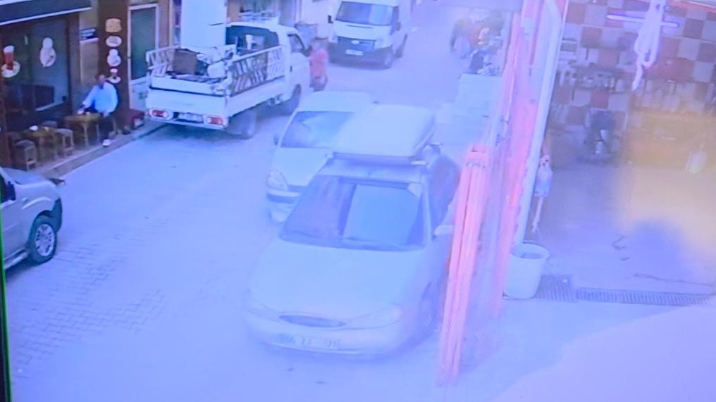 Kalp krizi geçiren sürücü, otomobiliyle 4 araca çarptı