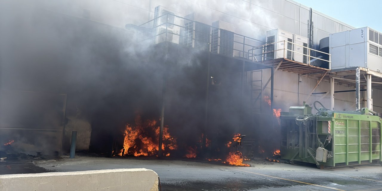 AVM'deki işletmede yangın