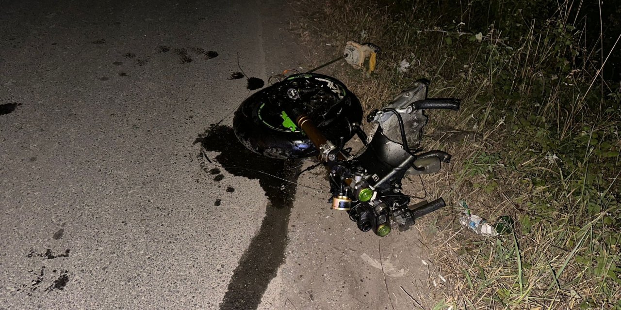 Sakarya'da otomobil ile 2 motosiklet çarpıştı; 2 ölü, 2 yaralı