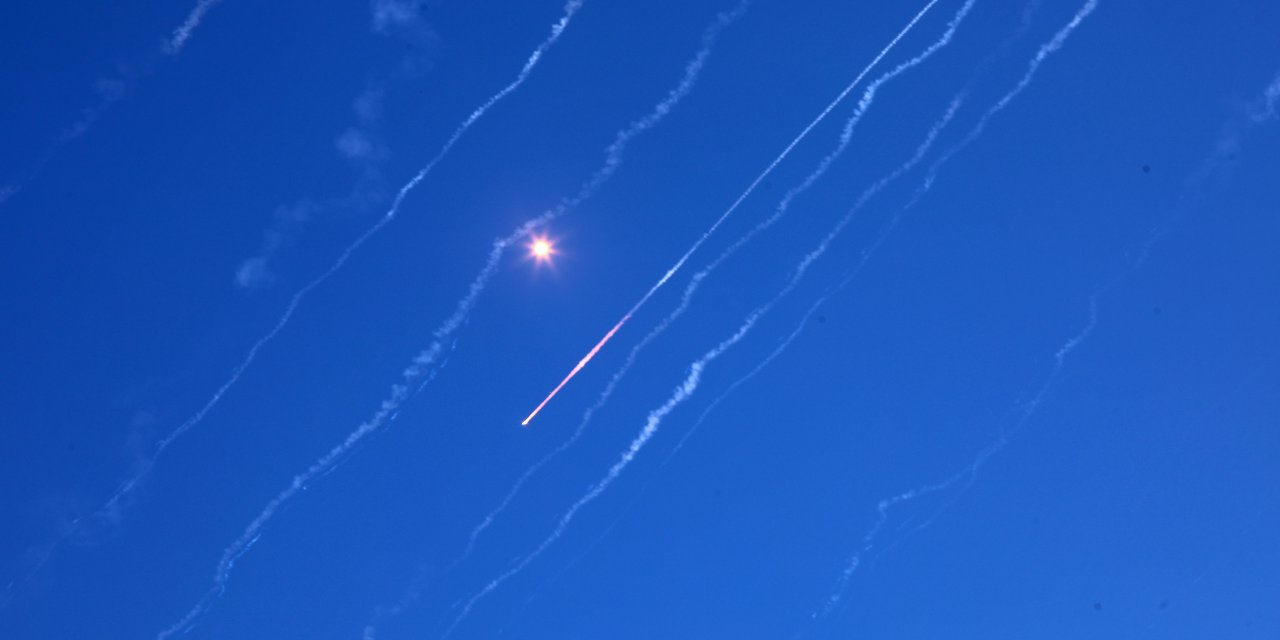 İran'dan İsrail'e füze saldırısı başladı / Fotoğraf eklendi