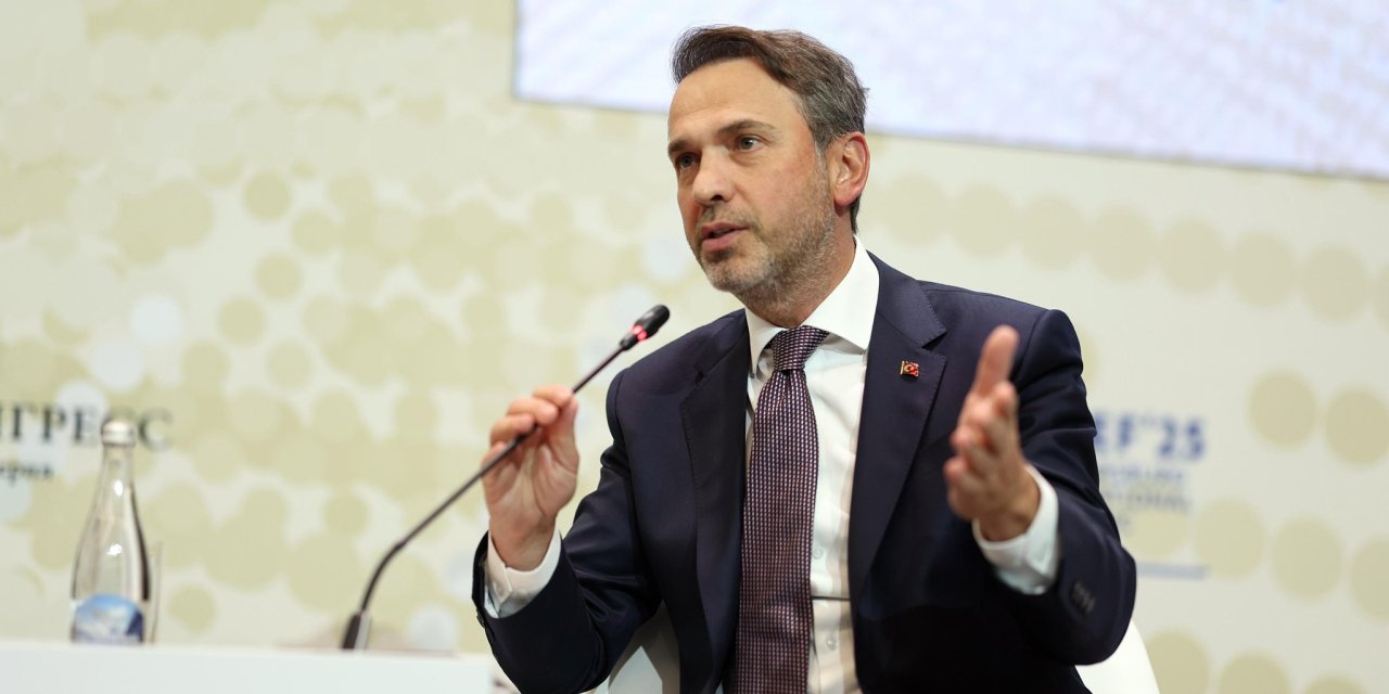 Bakan Bayraktar, 28'inci St. Petersburg Uluslararası Ekonomi Forumu kapsamında düzenlenen bakanlar oturumuna katıldı