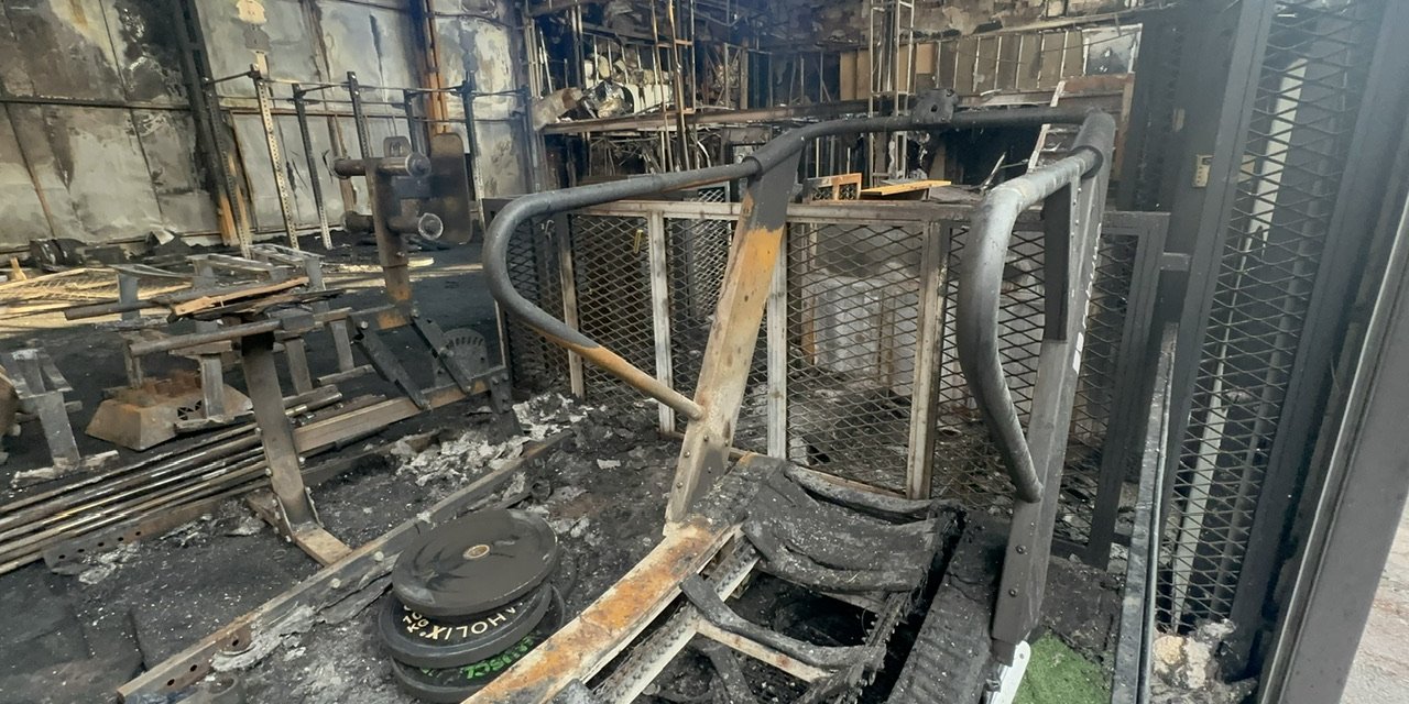 Ataşehir'de Yanan Spor Salonu İşletmecilerinden Gökçil: Yangın Dışarıdan Bizim Salona Sıçradı