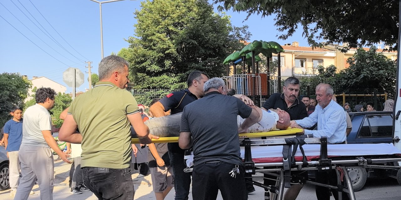 Bursa'da, Otomobille Çarpışan Motosikletli Ağır Yaralandı
