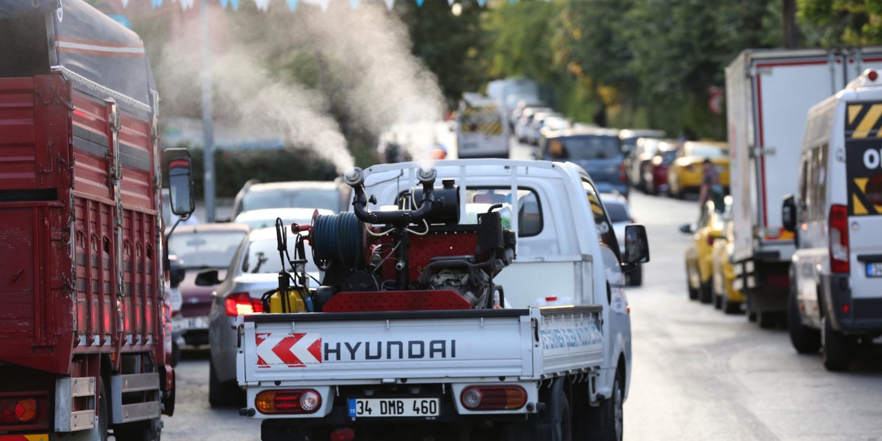 Küçükçekmece Belediyesi, sivrisineklere karşı ilaçlama çalışması başlattı
