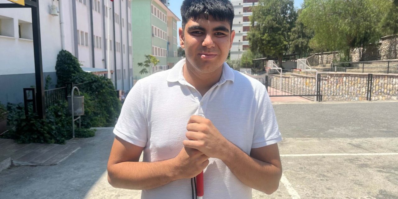 Görme engelli Enes, mezun olduğu okulda öğretmen olmak istiyor