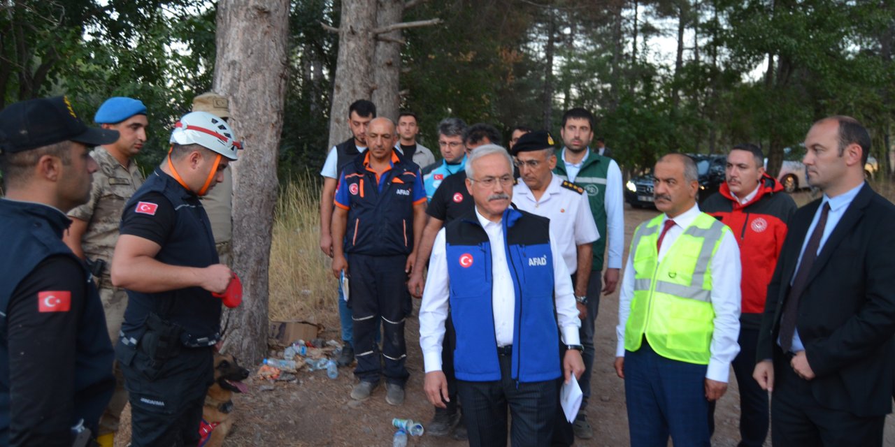Selde Kaybolan Asel'i Kadavra Köpekleri Arıyor (2)