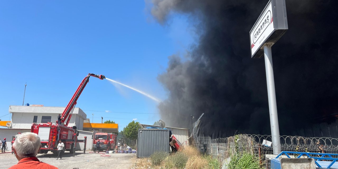 Sakarya'da traktör bayisinde yangın/Ek fotoğraflar
