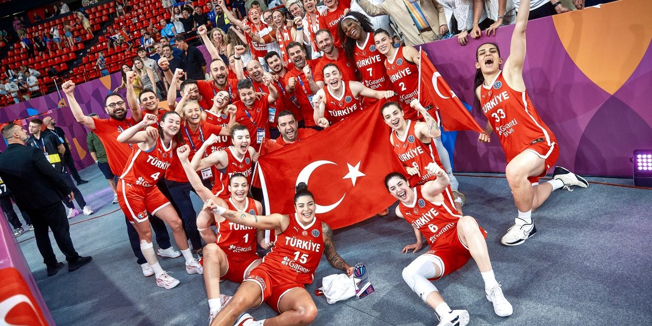 FIBA Kadınlar EuroBasket'te Türkiye maçında seyirci rekoru kırıldı