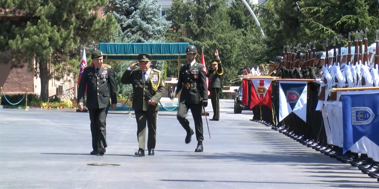 Ankara-genelkurmay Başkanı Gürak, Slovak Mevkidaşı İle Görüştü /video Eklendi