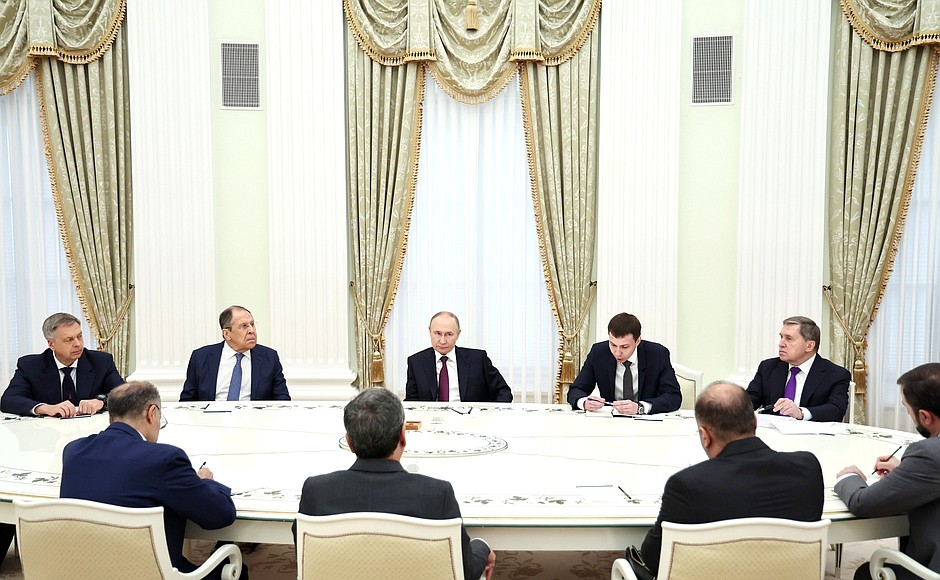 Putin, İran Dışişleri Bakanı Arakçi’yi kabul etti / Fotoğraf ve video eklendi