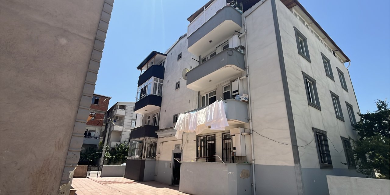 Balkondan düşen Züleyha bebek ağır yaralandı