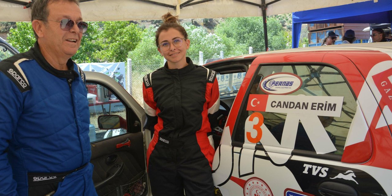 Aydın'daki Tırmanma Yarışlarında Baba-kız Aynı Pistte Yarıştı