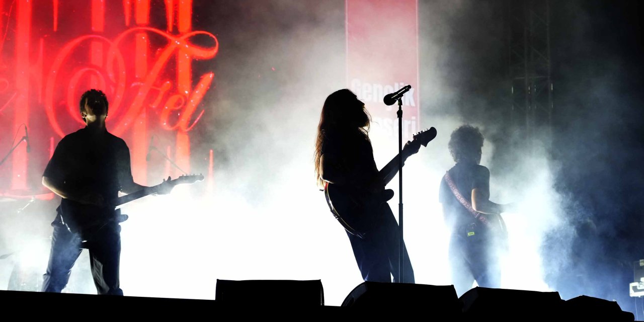 Emre Fel, Bahçelievler'de konser verdi