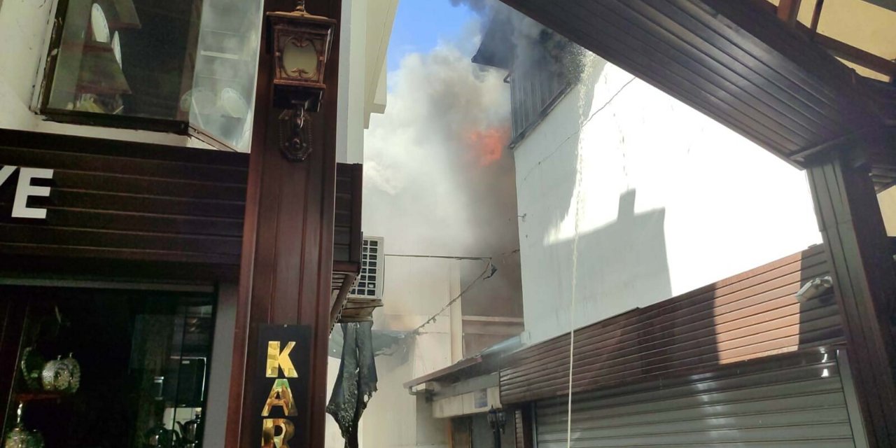 Tarihi Kaleiçi Çarşısı'nda yangın