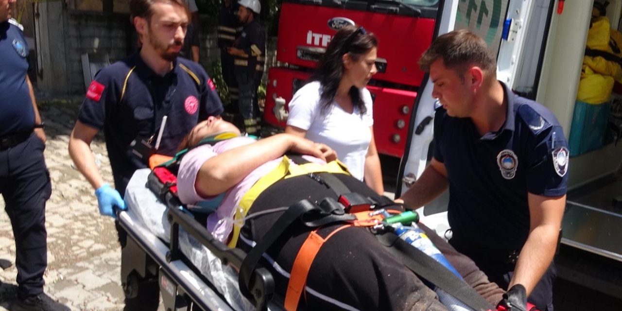 Zonguldak'ta 5 katlı binada patlama; 3'ü ağır, 7 yaralı (2)