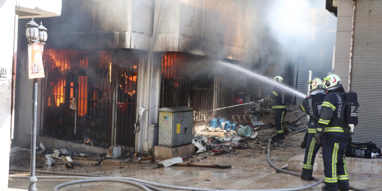 Tarihi Kaleiçi Çarşısı'nda yangın (2)