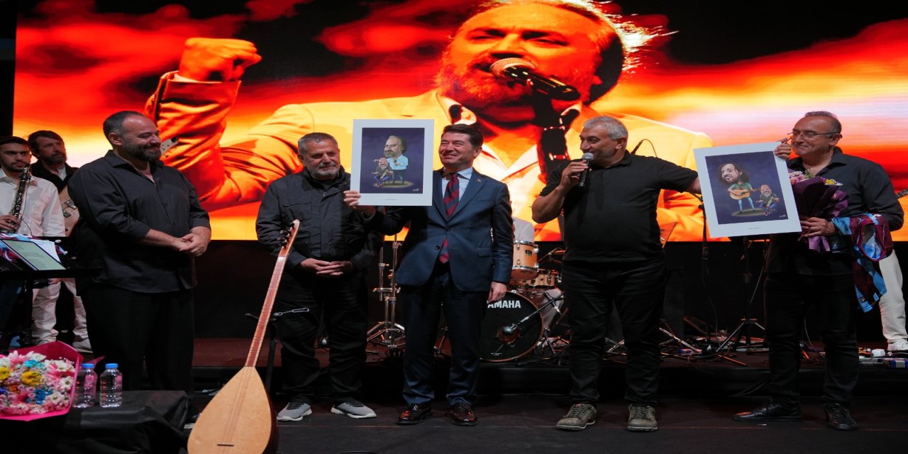 Ortahisar Belediyesi, Sunay Akın’ın Anlatımıyla, Selim Bölükbaşı’nın Türküleriyle Unutulmaz Bir Gece Yaşattı