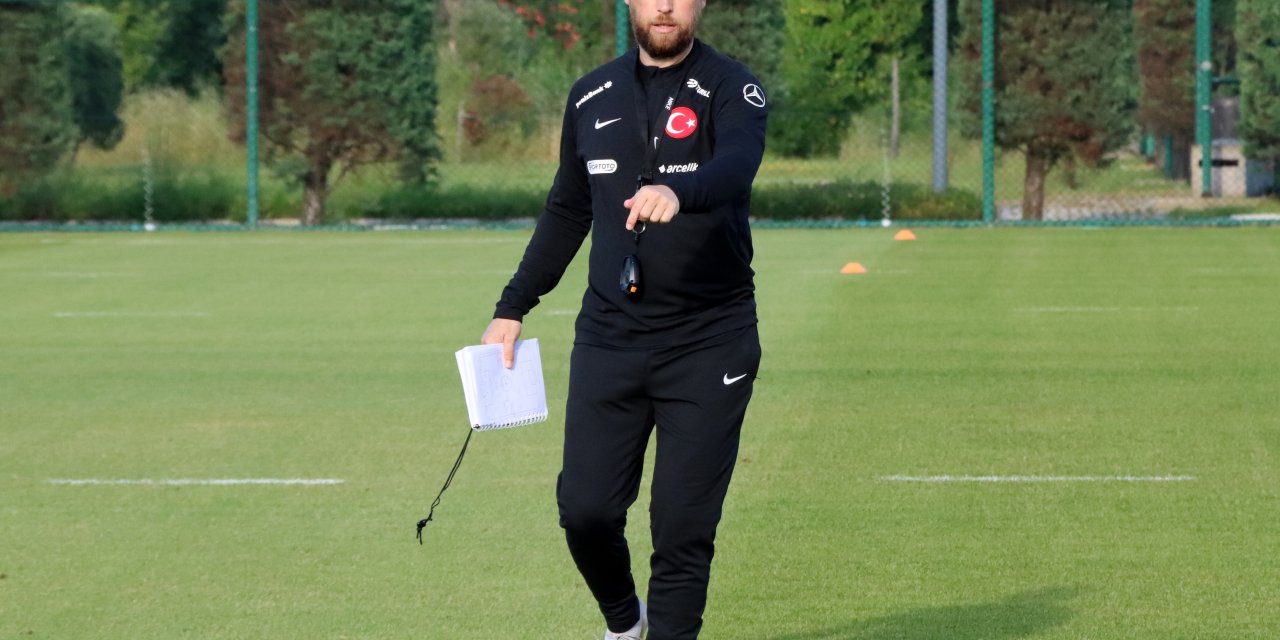 Ümit Milli Futbol Takım Teknik Direktörü Levent Sürme: Bayrağın Pazarlığı Olmaz