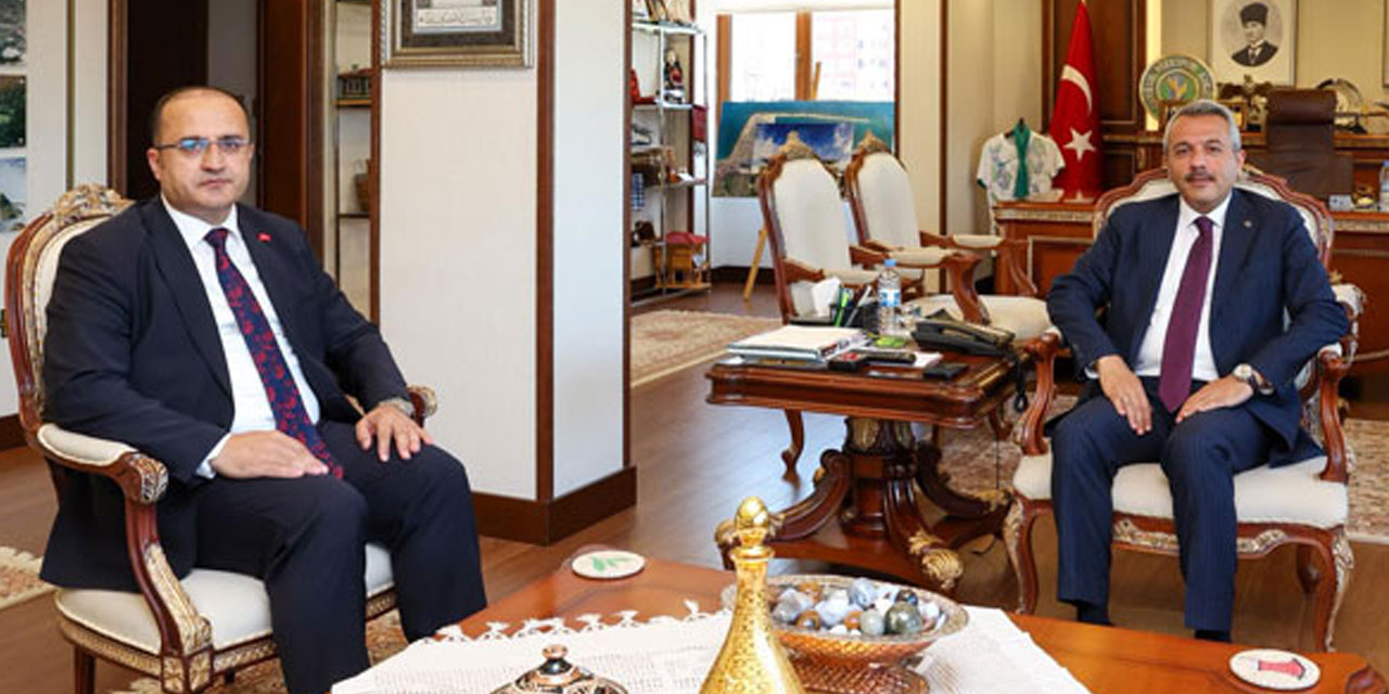 Rize'nin Yeni Vali Yardımcısı Kurt Görevine Başladı