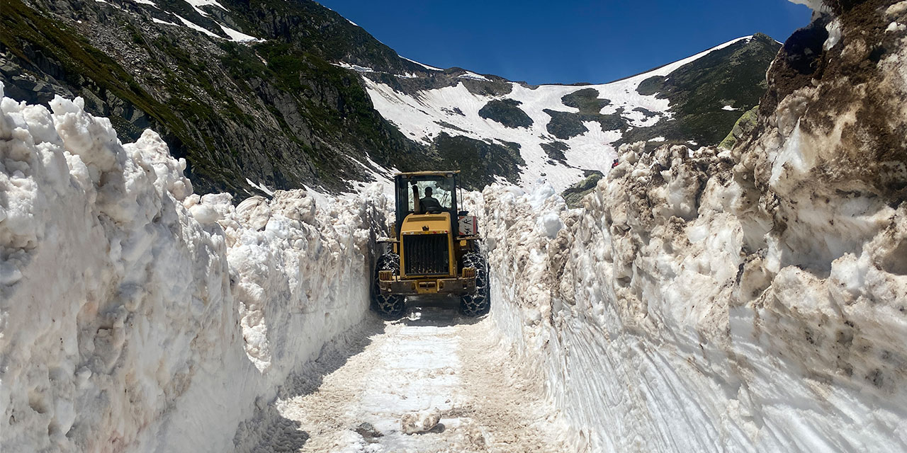 Rize’de haziran sonunda karla mücadele