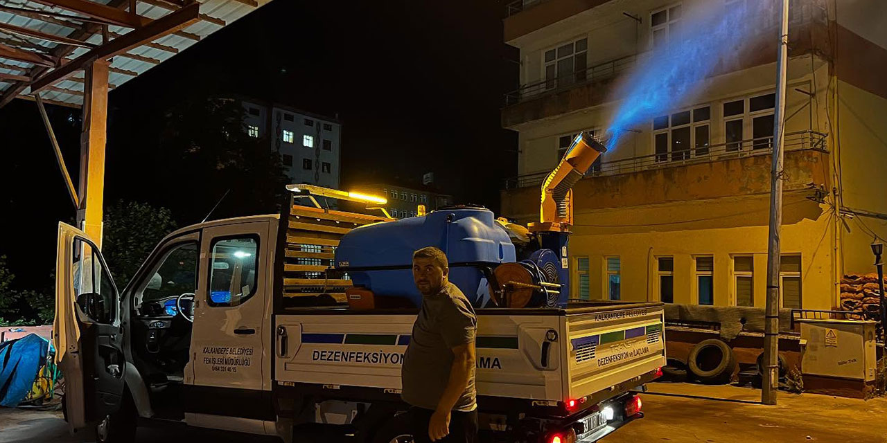 Kalkandere Belediyesi’nden Haşereyle Mücadelede Gece Mesaisi