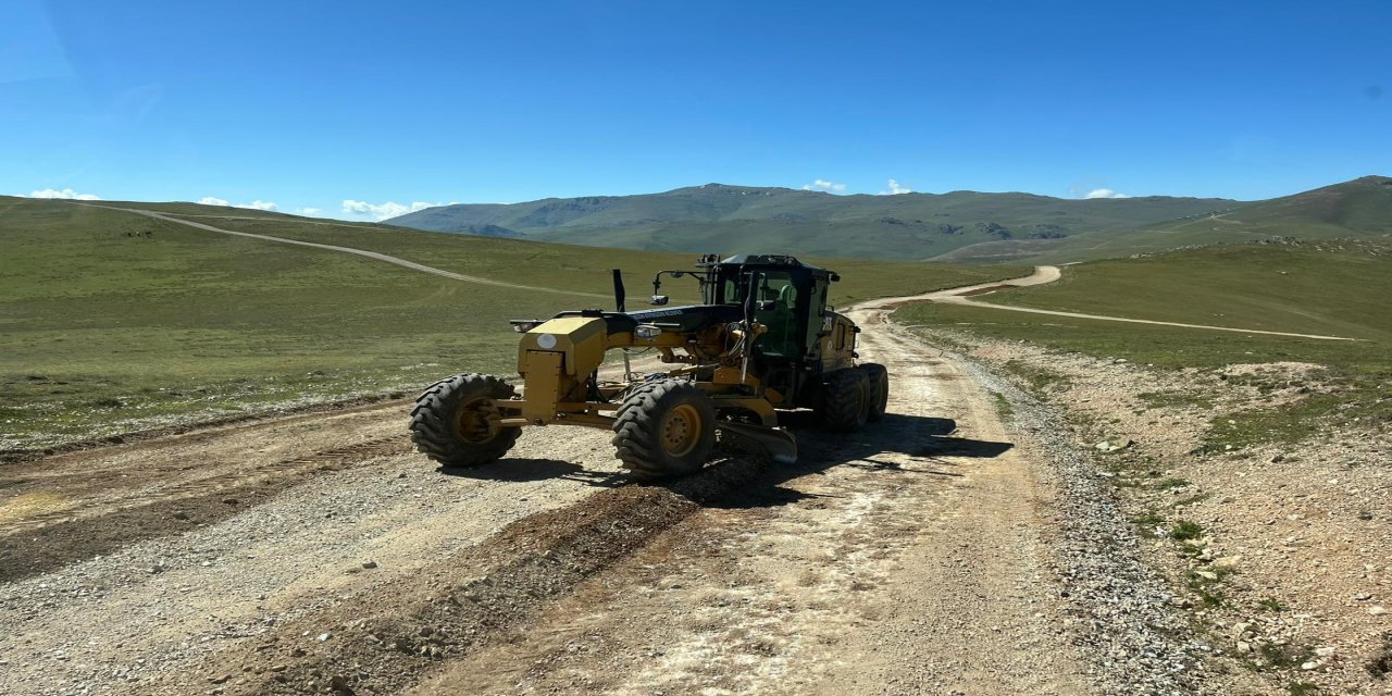 Sorunlu Yollara Büyükşehir'den Neşter
