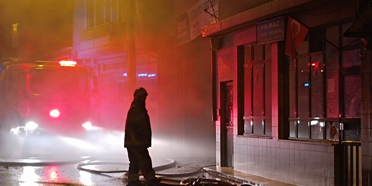 Bursa'da, oto tamirhanesindeki yangın söndürüldü