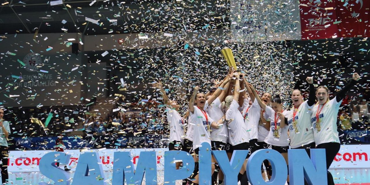 Yalıkavakspor Kupaları Çiftledi