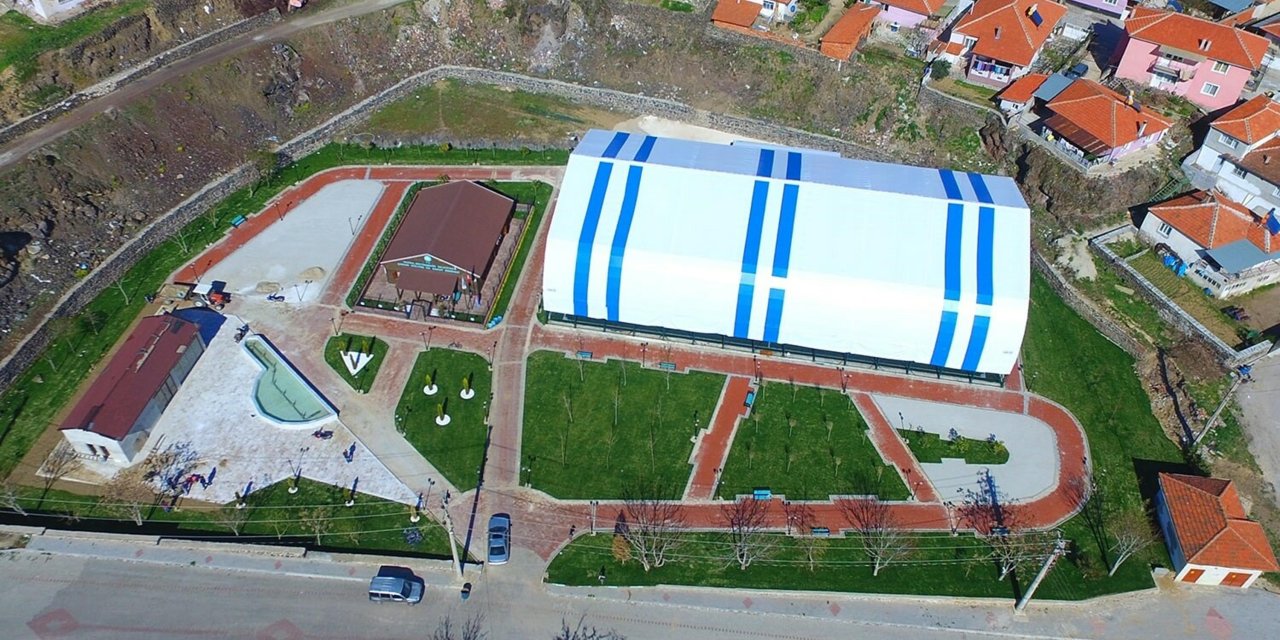 Eski Manisa Büyükşehir Belediye Başkanı Mimar Ferdi Zeyrek’in Adı Spor Tesisine Verildi