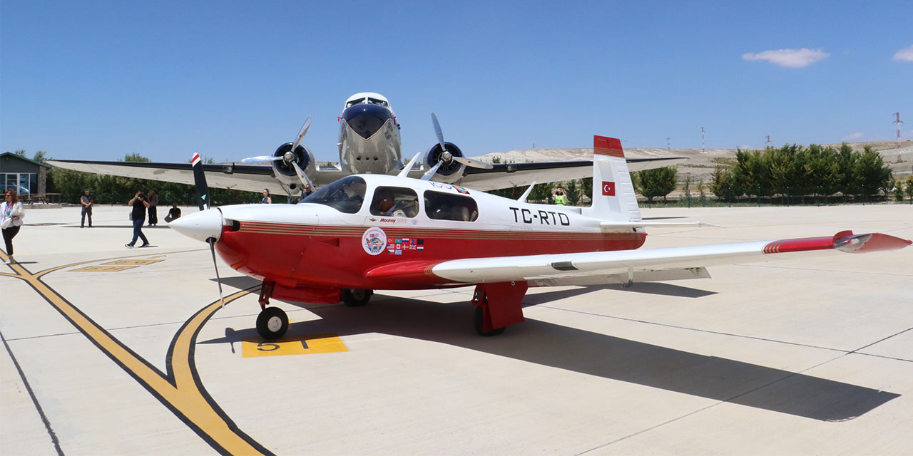 Rize Valisi Baydaş, Düşen Uçak İçin Arama Çalışmalarını İkizdere'de Takip Ediyor