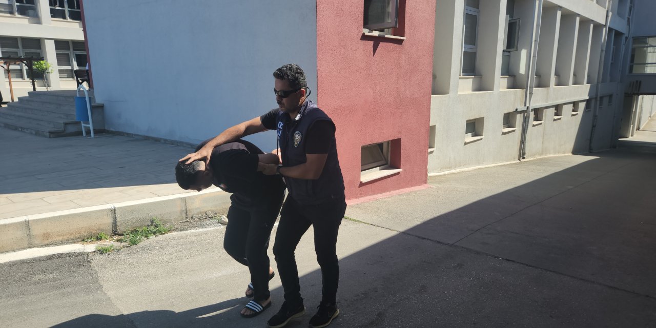 ‘Sazan sarmalı’ yöntemiyle dolandırıcılık yapan 2 şüpheli tutuklandı