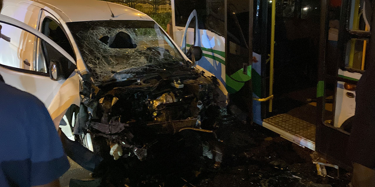 Rize’de minibüsle hafif ticari araç çarpıştı; 10 yaralı