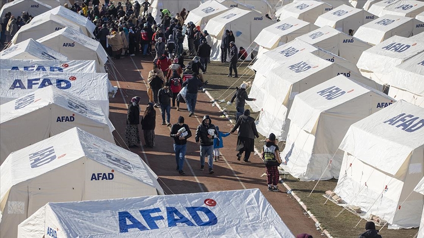Kronik hastalığı olan depremzedeler, raporlu ilaçlarını bir defaya mahsus reçetesiz alabilecek