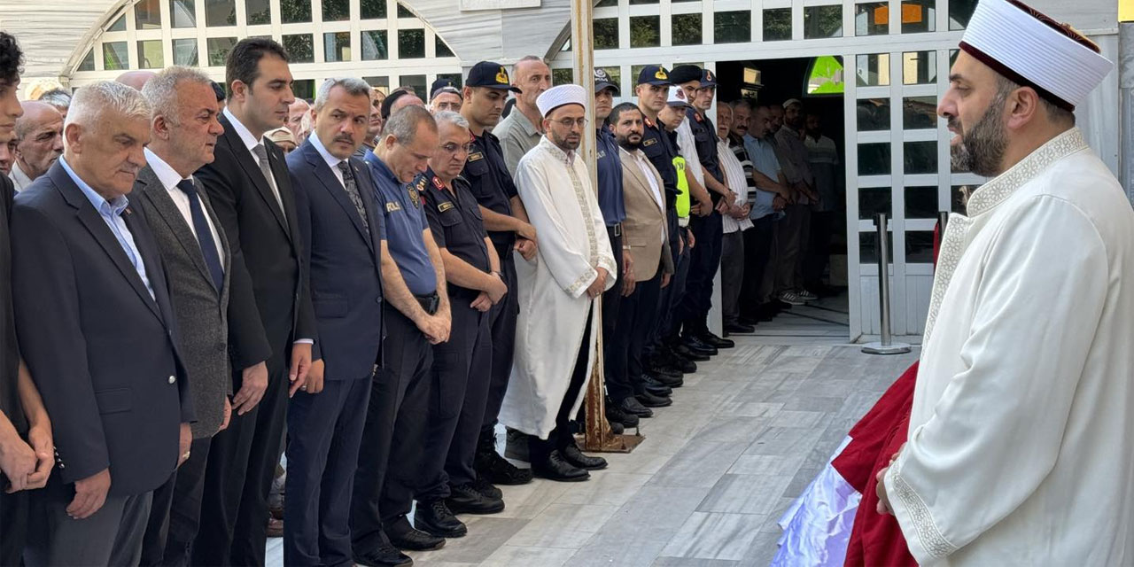 Kıbrıs Gazisi Osman Kaçaran Rize'de Son Yolculuğuna Uğurlandı