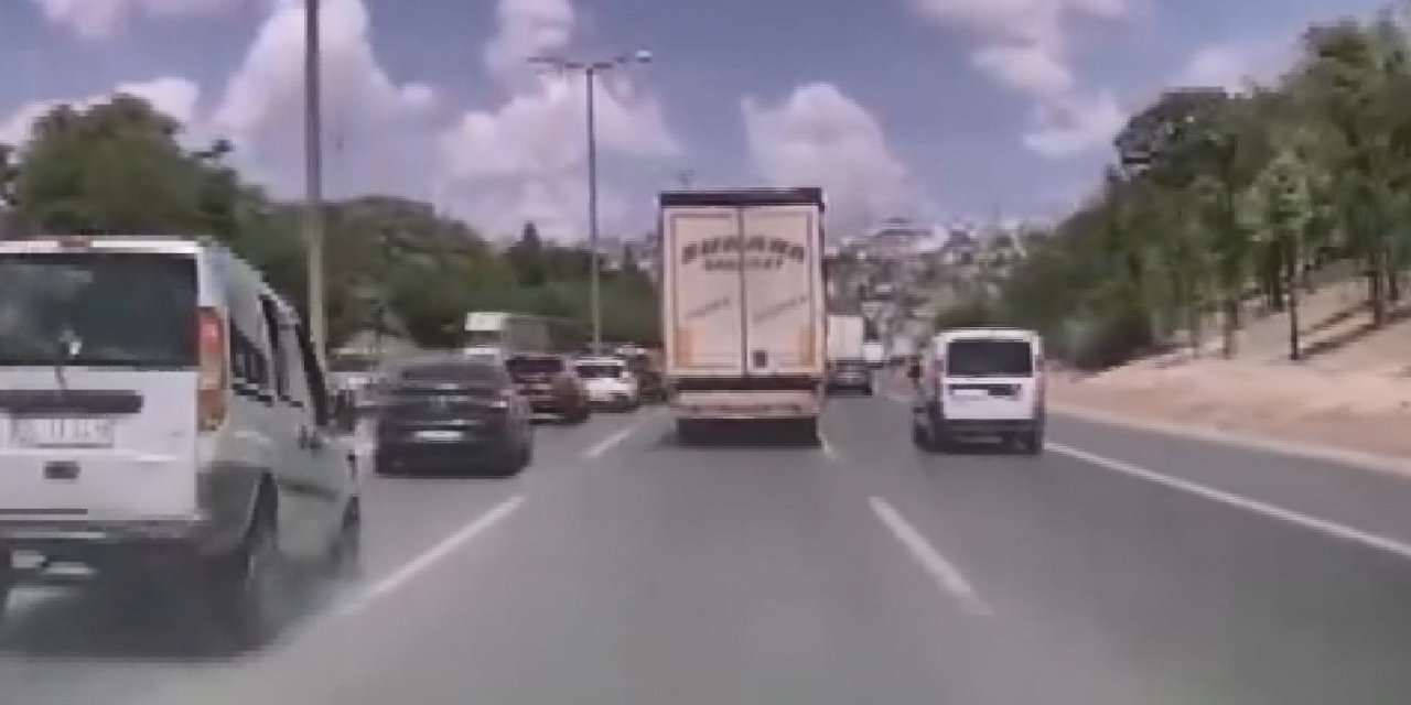 İstanbul - Büyükçekmece'de zincirleme kaza kamerada