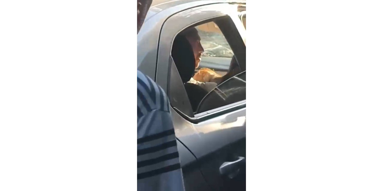 Küçükçekmece’de araç içindeki tartışmada kadının yardımına çevredekiler koştu