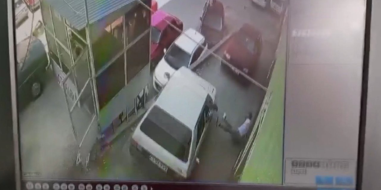 Otomobil, Park Halindeki Araçların Üzerine Düştü