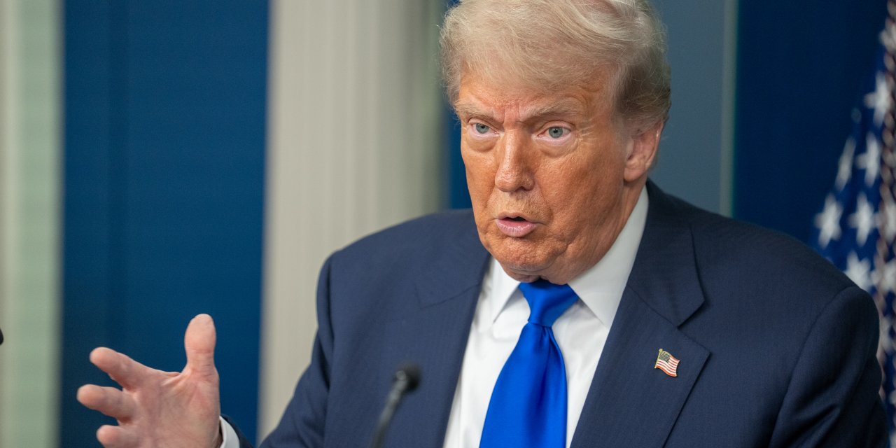 Trump, Fed Başkanı’nın görevden alınmayacağını açıkladı