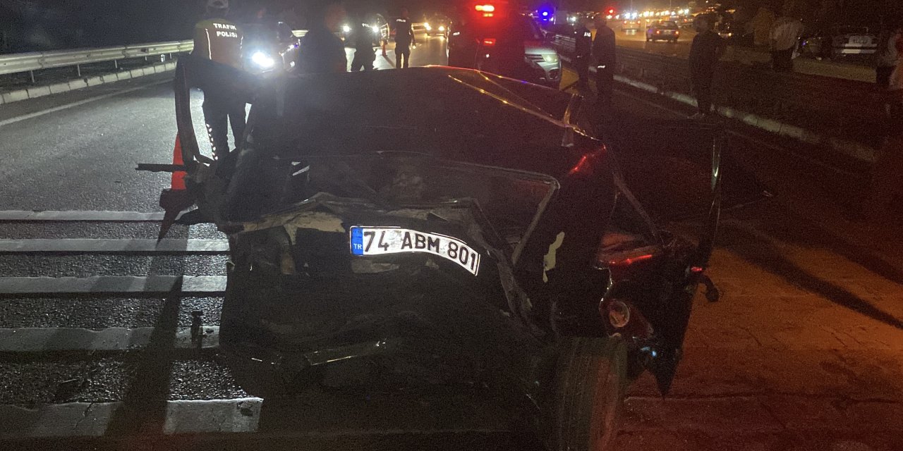 Karabük'te 2 otomobil çarpıştı: 1 ölü, 1 yaralı