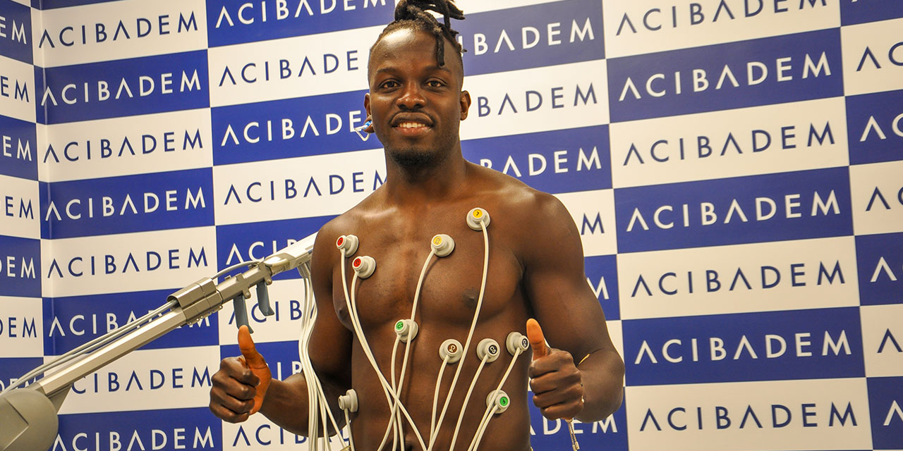 Ali Sowe Çaykur Rizespor ile Yeniden İmzaladı