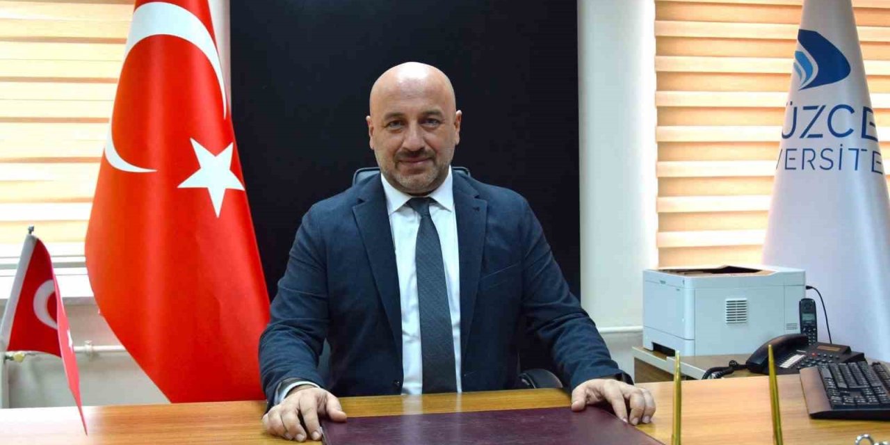 Başhekimi Cengiz Tuncer profesörlük unvanı aldı