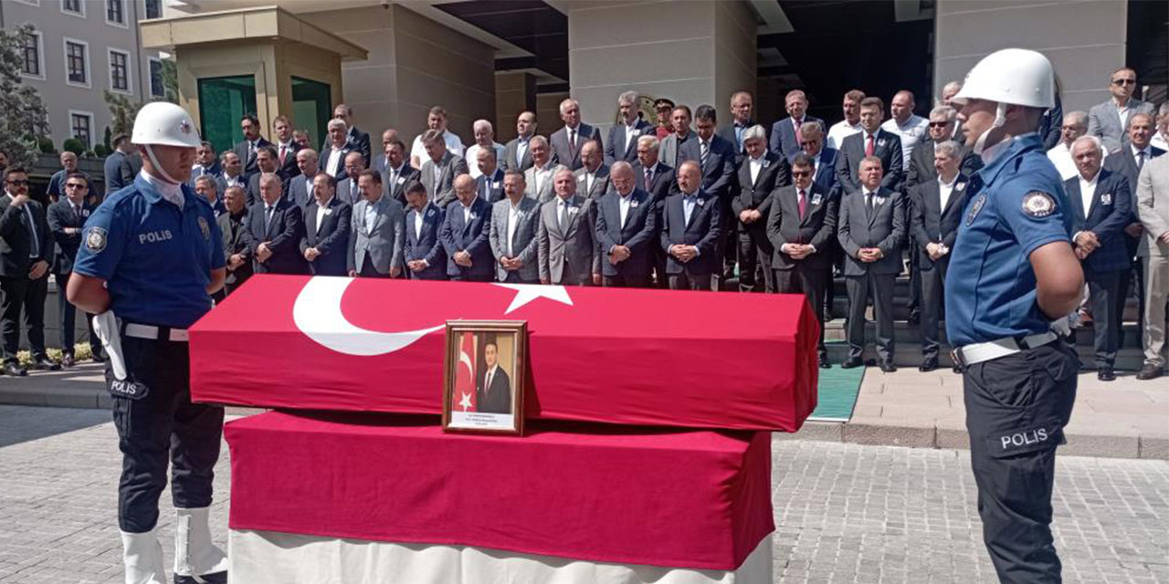 Rizeli Eski Vali Erol Karaömeroğlu için İçişleri Bakanlığında tören