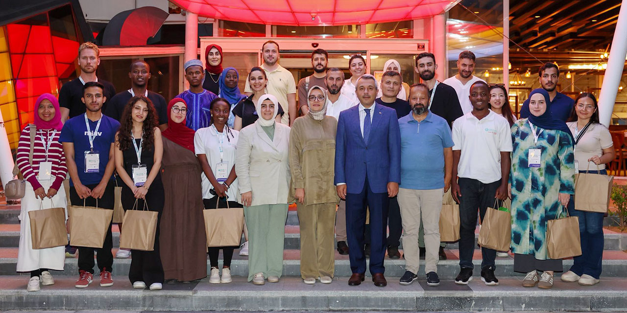 Yunus Emre Enstitüsü Yaz Okulu Öğrencilerinin Erzurum Grubu Rize’de Ağırlandı