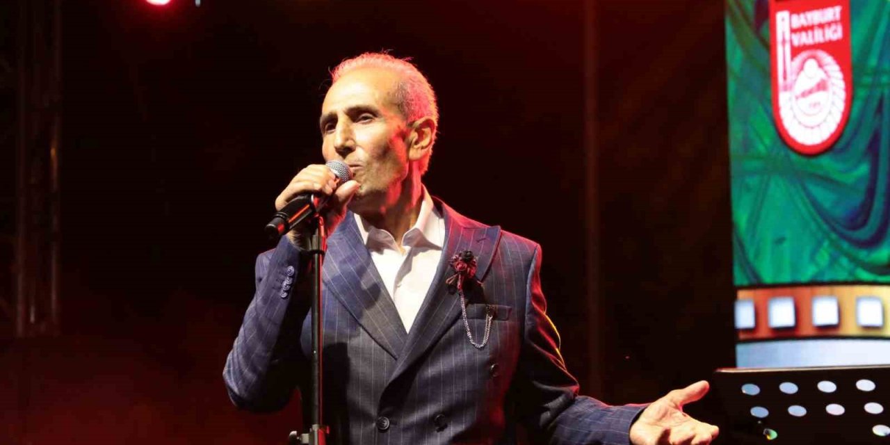 Bayburtlu sanatçılar şölenlerde sahne aldı