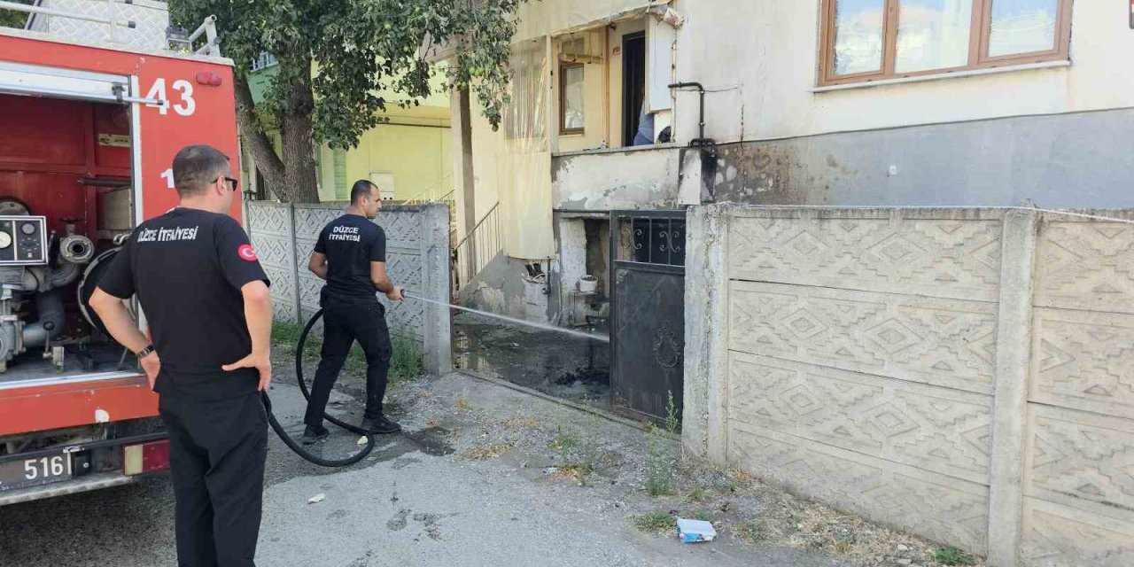 Devriye atan polislerin fark ettiği yangın kısa sürede söndürüldü