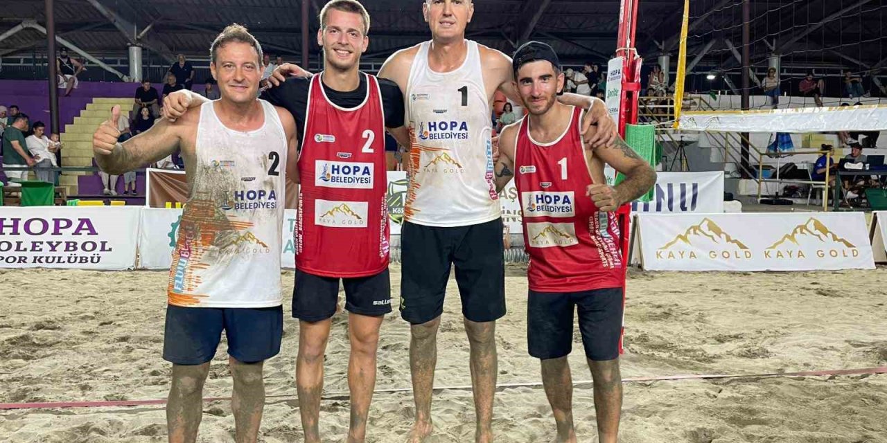 Karadeniz sahilinde uluslararası voleybol coşkusu