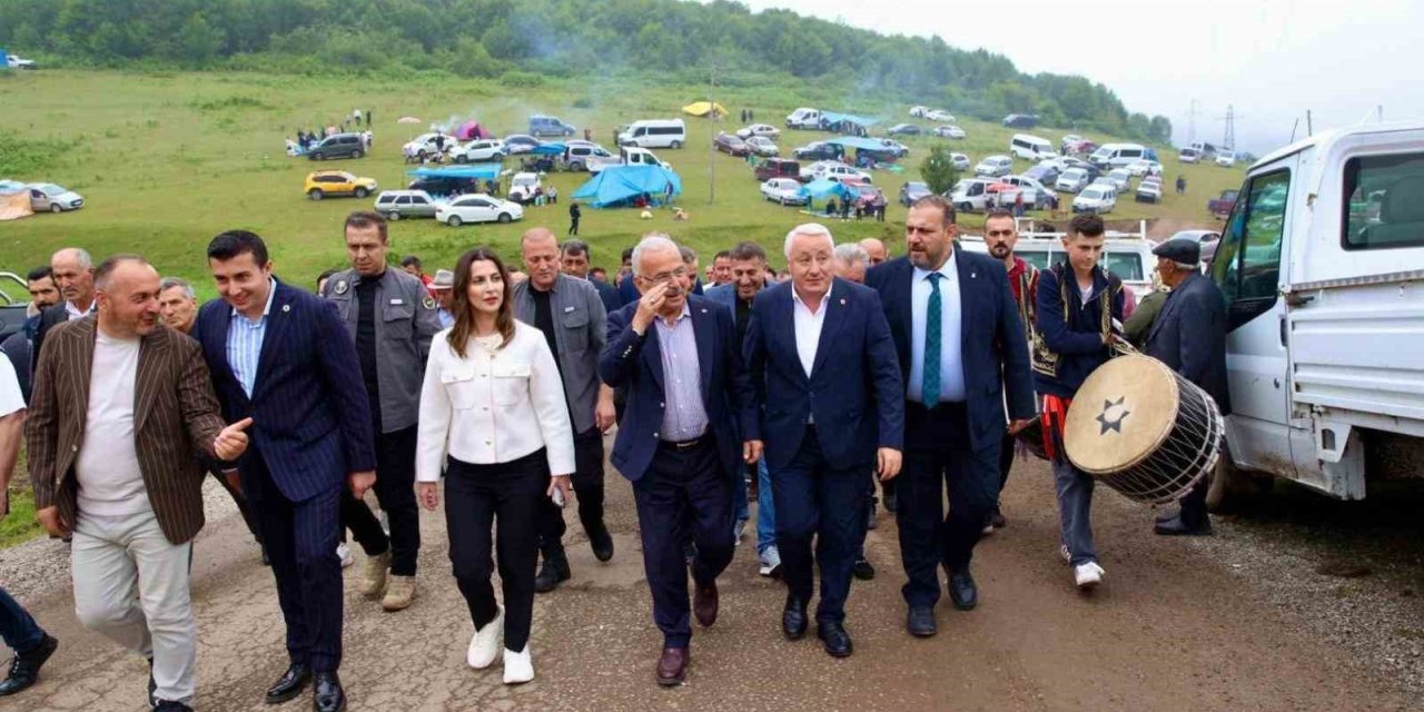 Şenlikte Başkan Güler’e sevgi seli