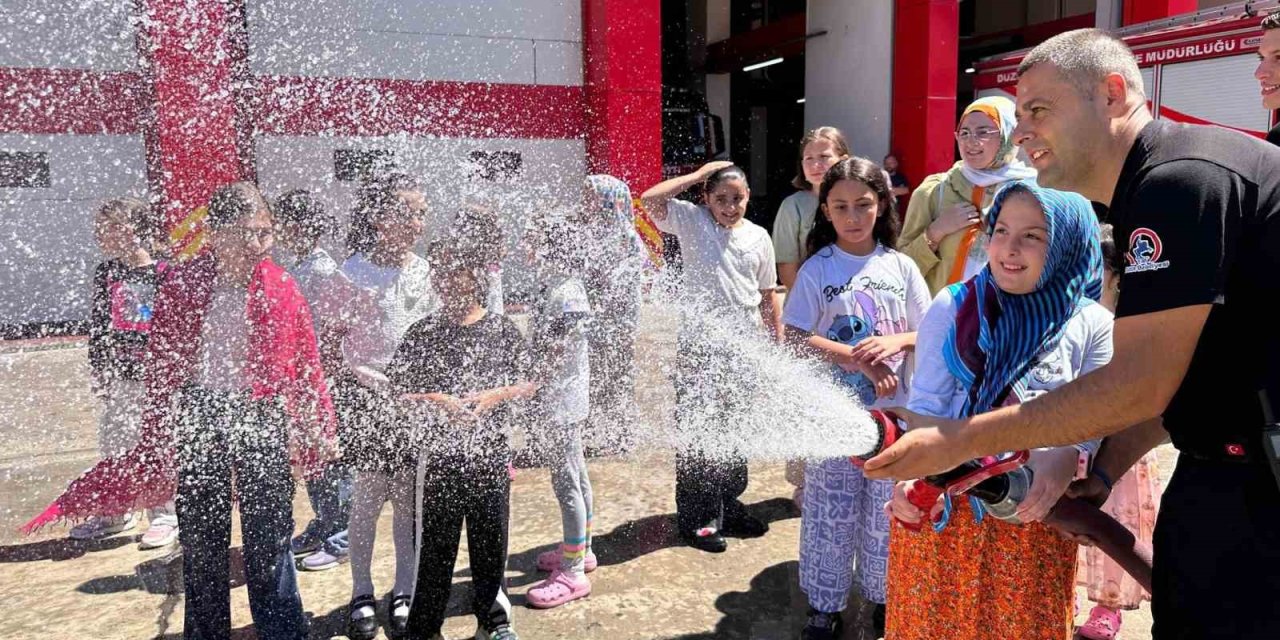 Yaz kulübü öğrencileri itfaiyeye gezdi