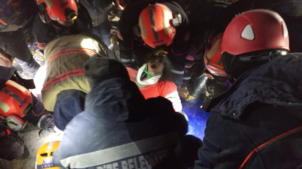 Rize AFAD öncülüğünde, Gaziantep'te anne ve çocuğu 63 saat sonra enkazdan kurtarıldı