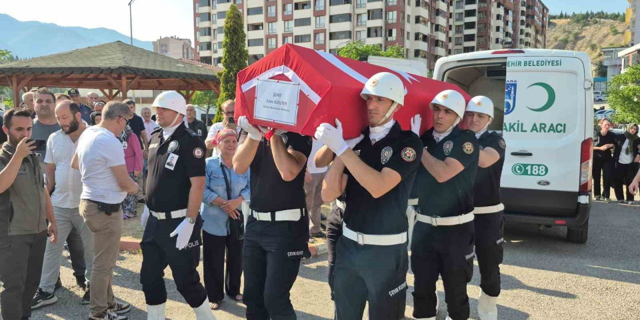 Yangında şehit olan orman muhafaza memuru son yolculuğuna uğurlandı